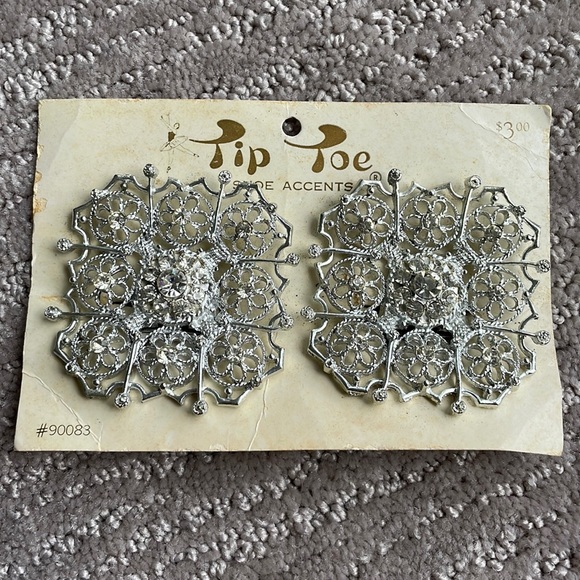 Vintage Tip Toe Shoe Accents clip on accessories - Picture 1 of 6
